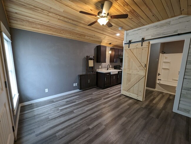 Building Photo - 1 Bedroom/1 Bathroom Tiny Home in Sulphur ...