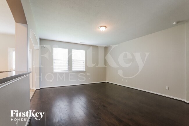 Foto del edificio - 28911 Hidden Lake Ct