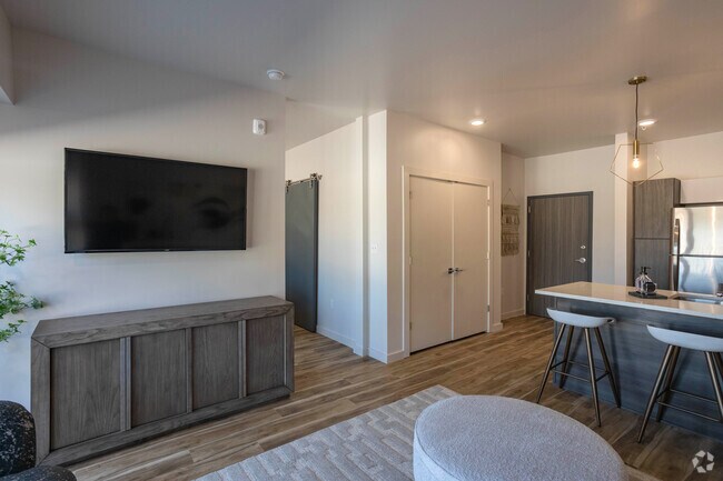 1683-111 - 1 habitación, 1 baño - 650 pies cuadrados - Nova Apartments