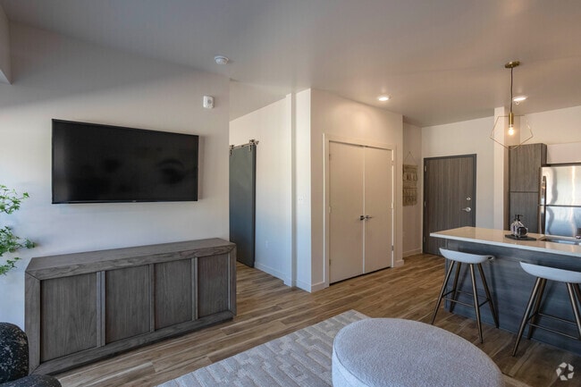 1683-111 - 1BR, 1BA - 650SF - Nova Living