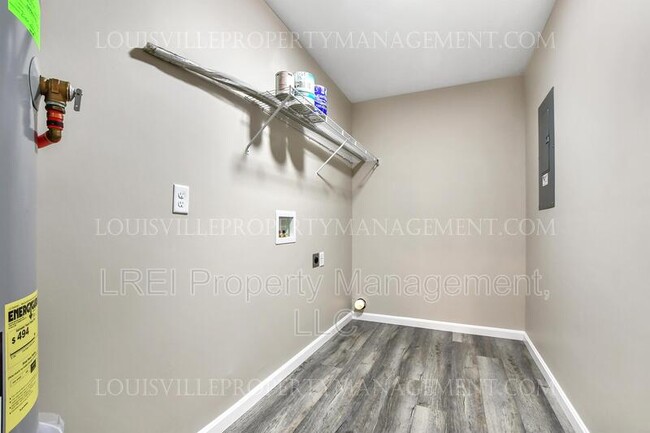 Building Photo - 108 Family Trl