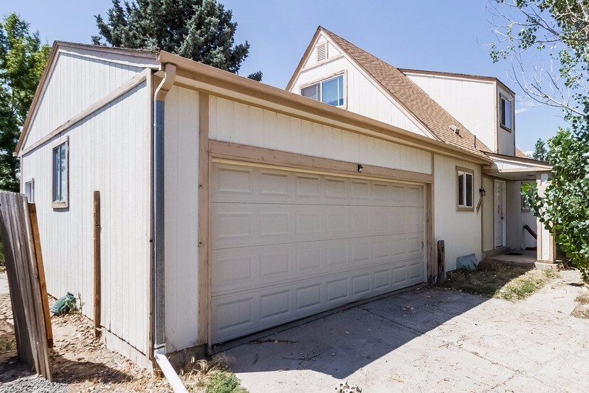 Primary Photo - 14995 E Stanford Dr