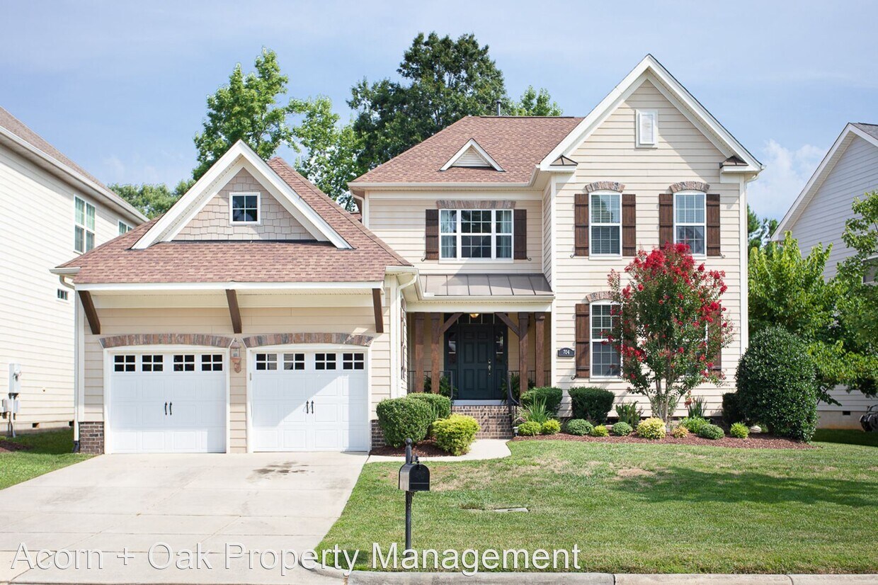 Foto principal - 3 br, 2.5 bath House - 704 South Bend Drive