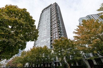 Building Photo - 583 Beach Crescent