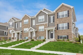 Building Photo - 17300 Roscommon Rd