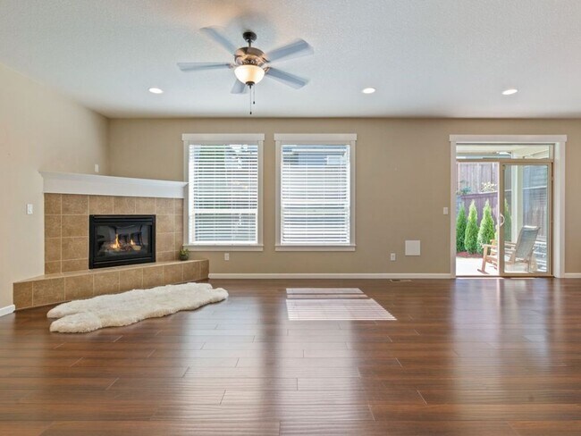 Building Photo - Beautiful Ridgefield Home