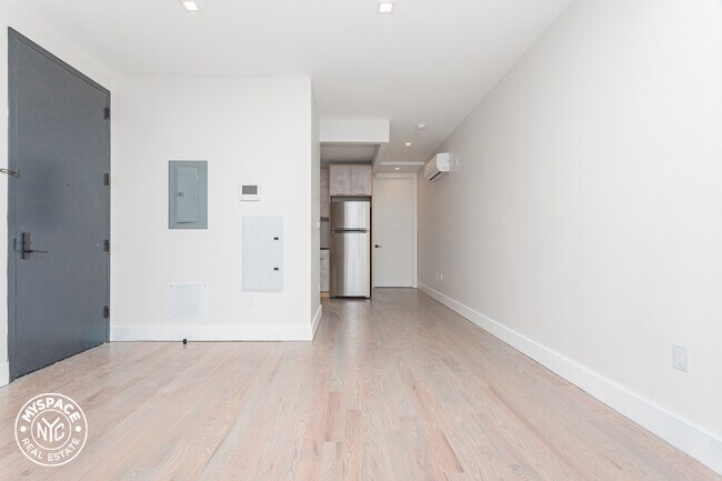 Foto del edificio - 1001 Rogers Ave