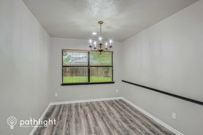 Building Photo - 2205 Marble Falls Dr