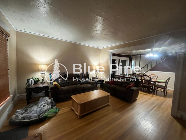 Foto del edificio - 284 S Ridge Ave