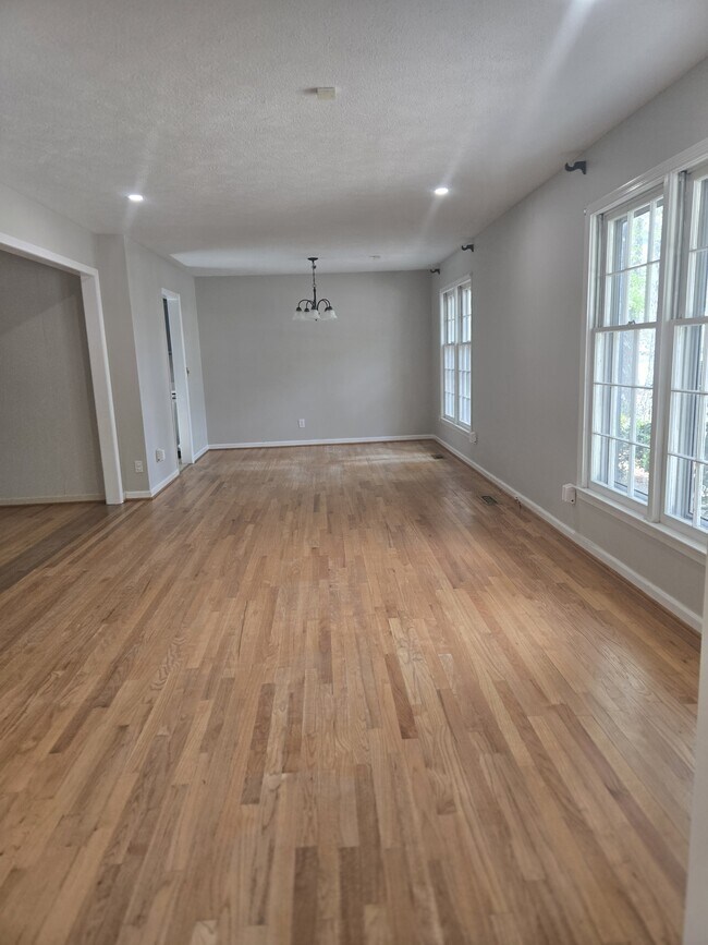 Foto del edificio - 2439 Dartmouth Dr