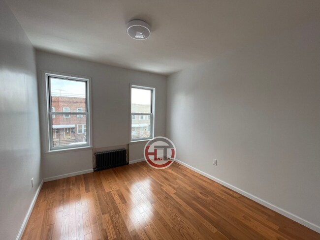 Foto del edificio - 737 Calhoun Ave