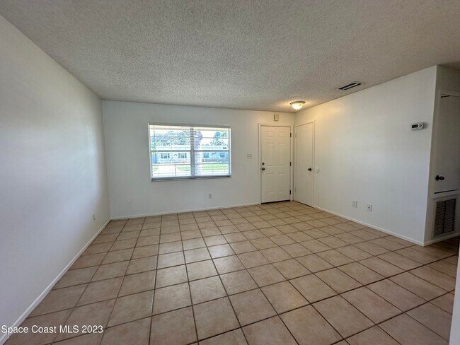 Foto del edificio - 2781 Hereford Rd