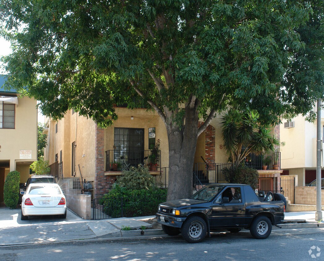 Building Photo - 818 N Alfred St