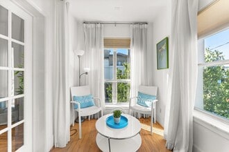 Building Photo - 315 Fairview St