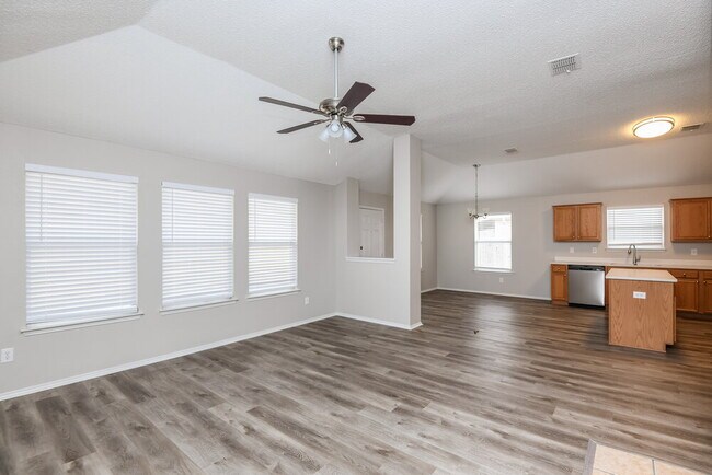 Building Photo - 360 Marsha St