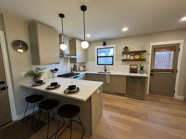 Foto del edificio - 9175 Kardel Dr