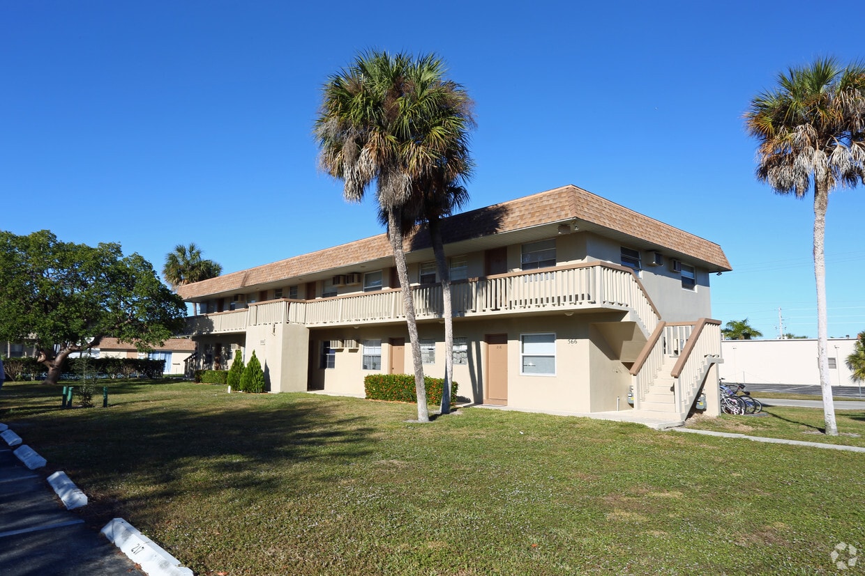 Primary Photo - 564-568 Eden Ct