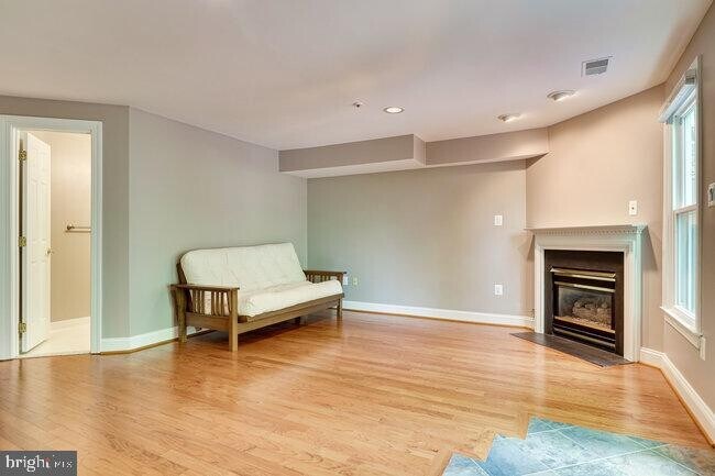 Foto del edificio - 2319 N Van Buren Ct