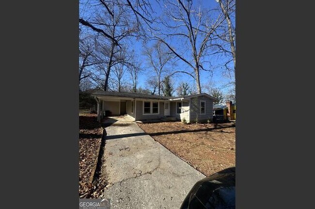 Foto del edificio - 5205 Heather Ln