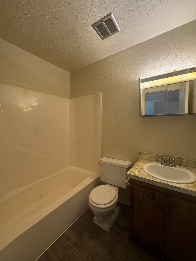 Baño - The 321 Apartments