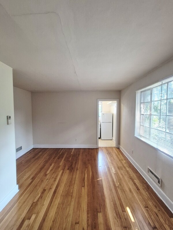 Foto del edificio - 3230 W Grace St