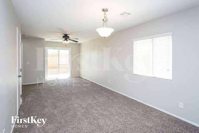 Foto del edificio - 8297 Oliver Twist Ln