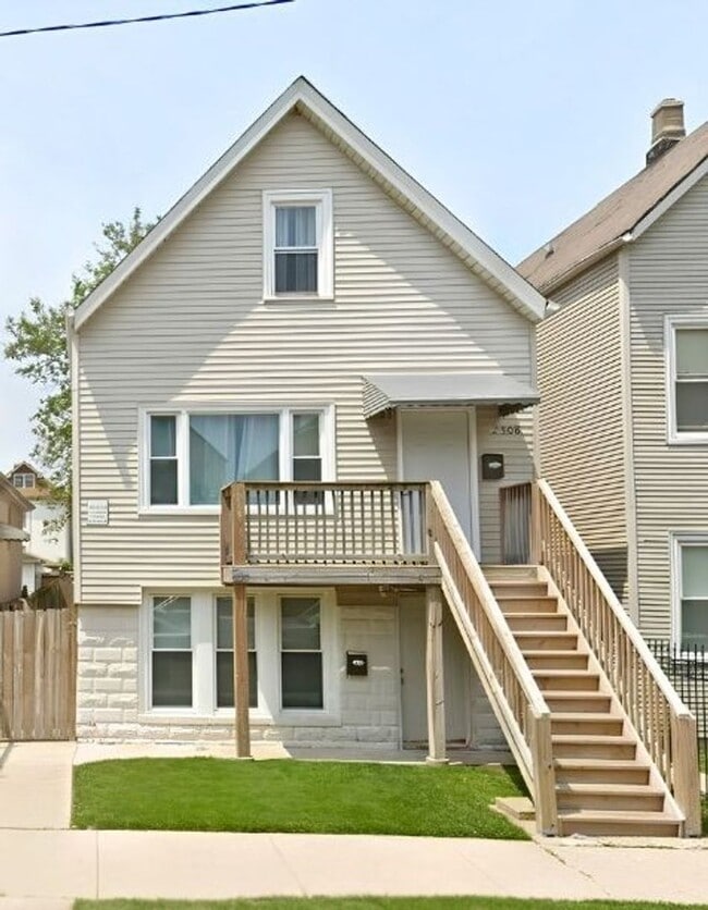 Building Photo - 2308 N Mango Ave