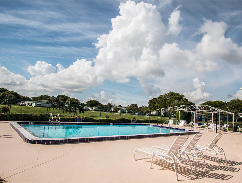 1086 S Oakridge Cir Unit 9d, Lantana, FL 33462 Condo for Rent in