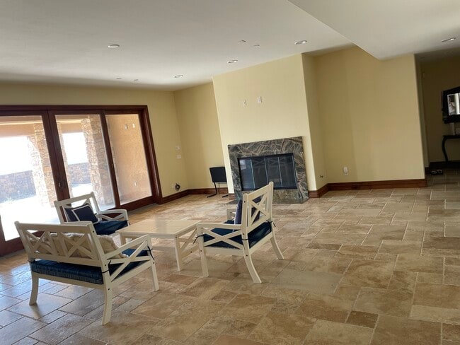 Building Photo - 11839 Tierra Del Sur