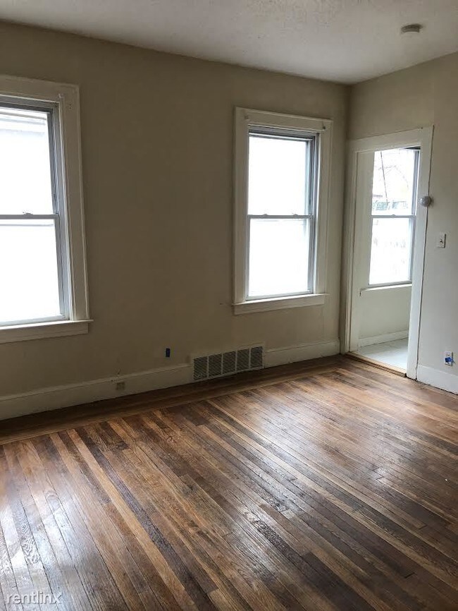 Building Photo - 3 br, 1 bath  - 99 Greenwich Ave 1