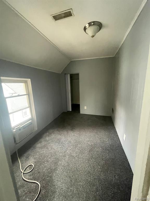 20 Stapleton St, Mount Clemens, MI 48043 Room for Rent in Mount