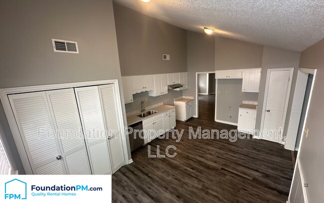 Foto del edificio - 8224 Timber Hill Trail