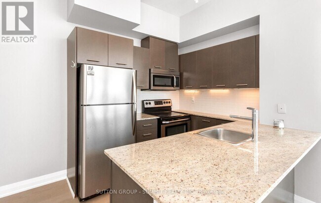 Photo du bâtiment - 360-3360 Square One Dr