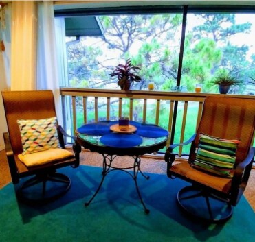Screened in Patio overlooking Lake & Golf Course - 6295 SE Charleston Pl