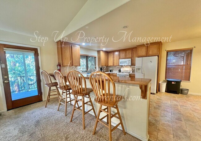 Foto del edificio - Spacious 4 Bed 2 Bath Home in Lovely Twain...