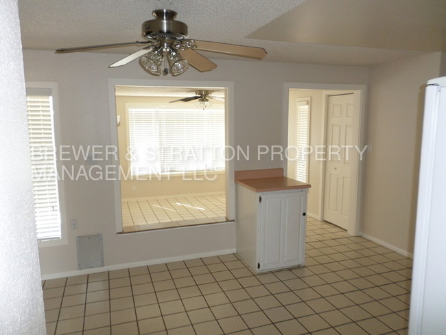 Foto del edificio - 3929 E Willow Ave