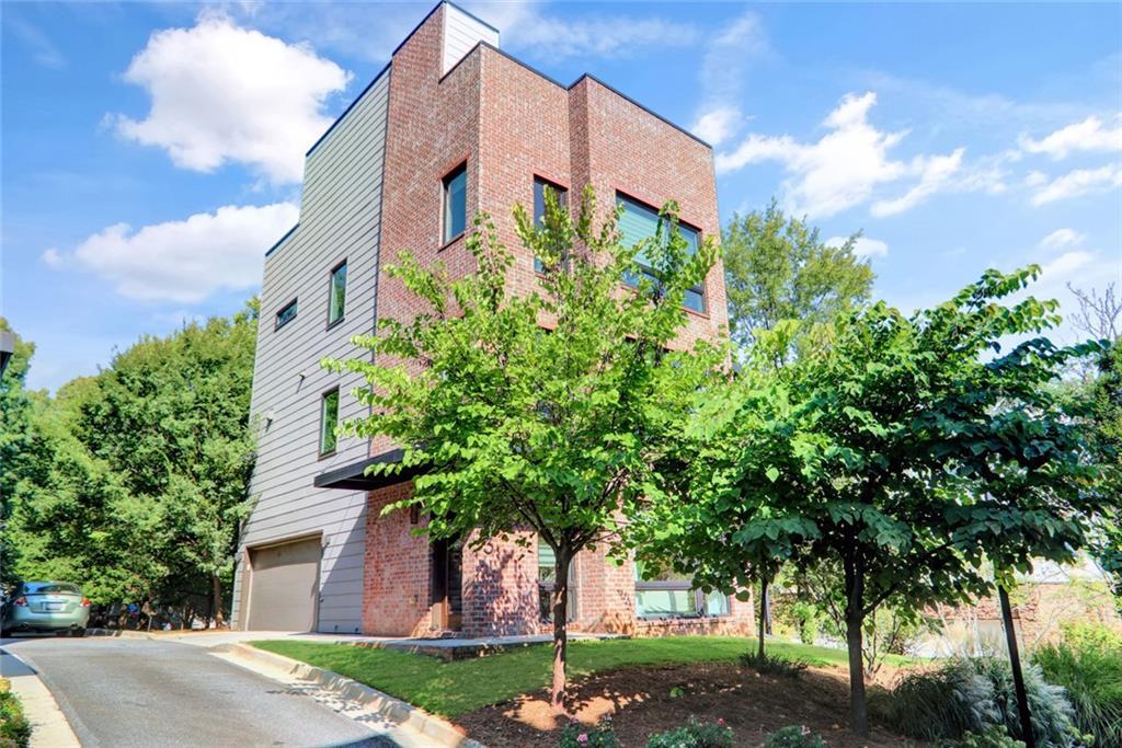 Foto principal - 623 Irwin St NE