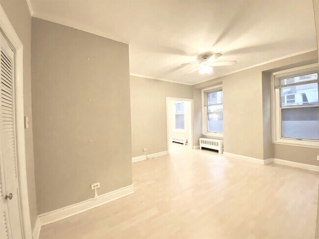 Foto del edificio - 222 E Chestnut St