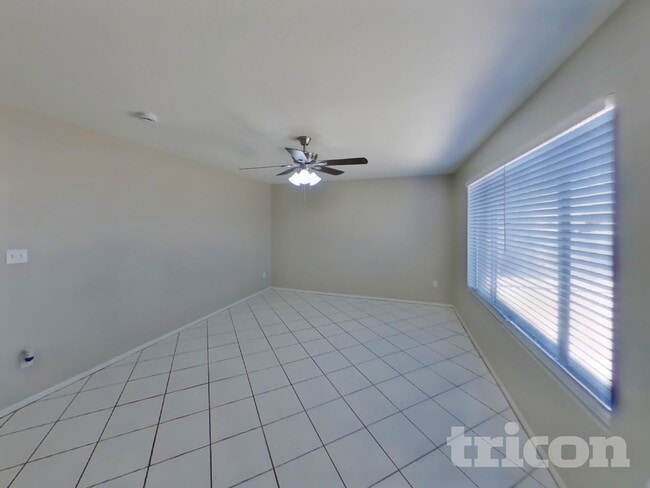 Foto del edificio - 7100 W Cheryl Dr