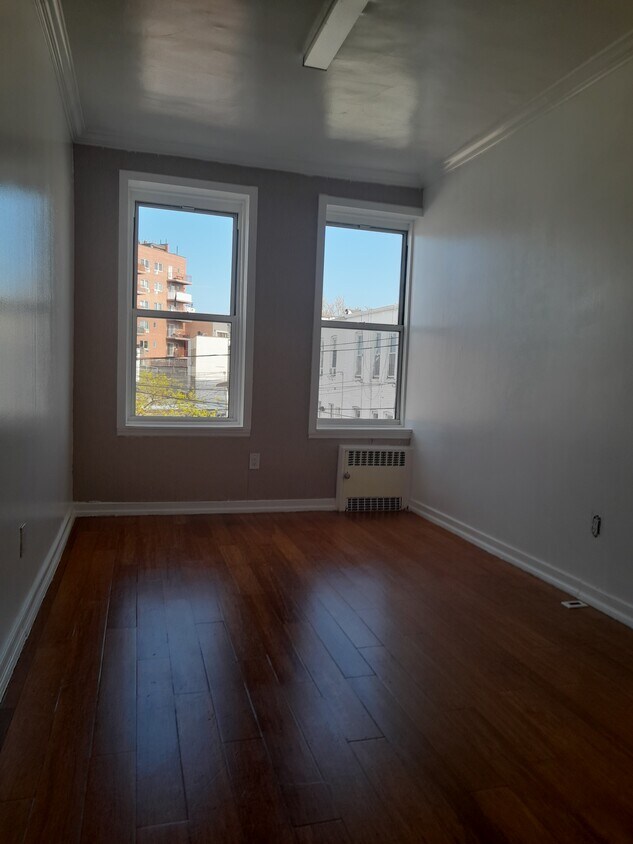 Building Photo - 6015 23rd Ave