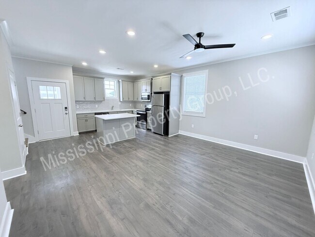 Building Photo - 1405 Pleasant Dr