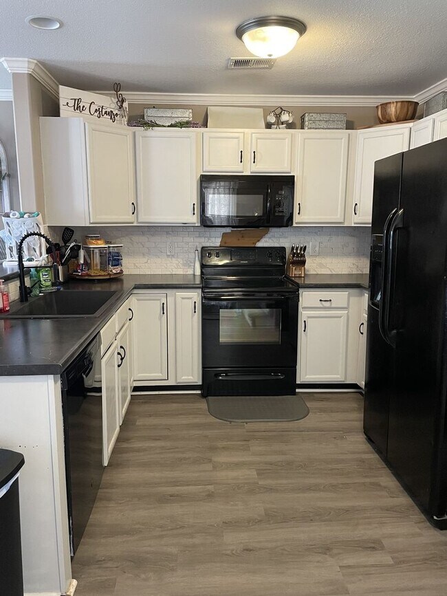 Foto del edificio - 108 1/2 Riverview Dr