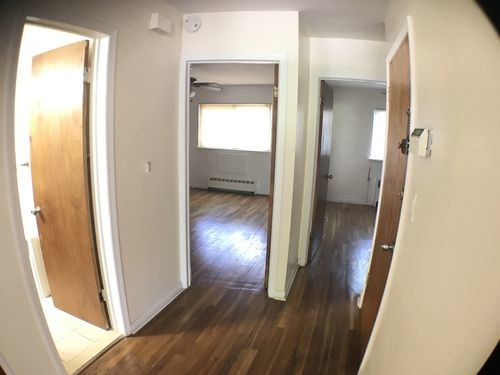 Foto del edificio - 2124 Hoyt Ave S