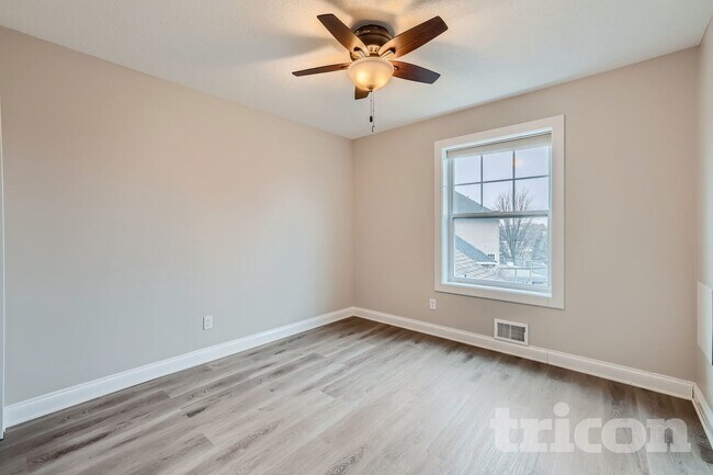 Foto del edificio - 17475 Glacier Wy