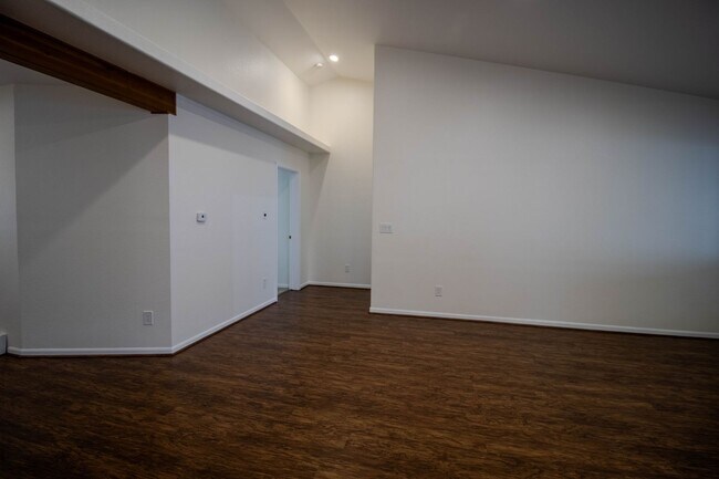 Foto del edificio - 609 Cobblestone Ct