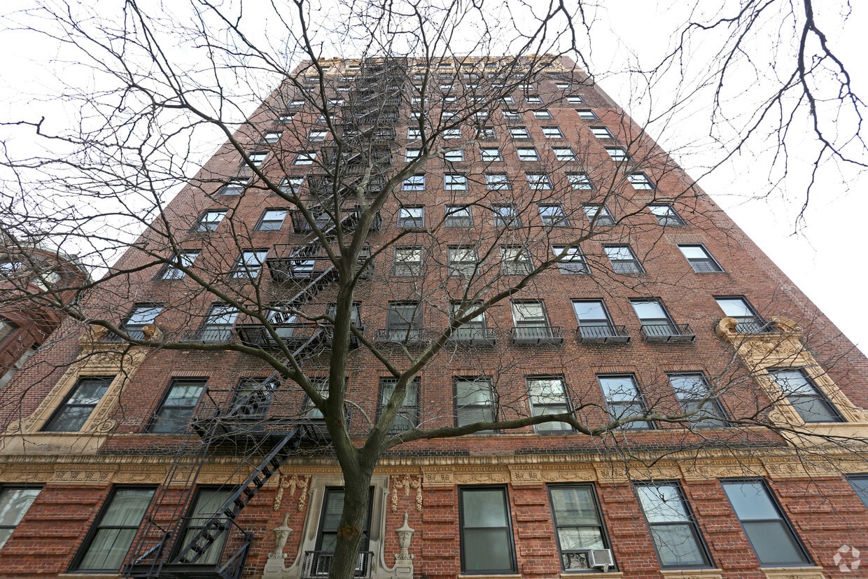 Building Photo - 355 Riverside Dr