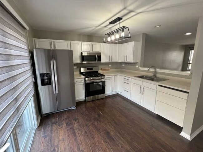 Foto del edificio - 512 Lincoln Station Dr