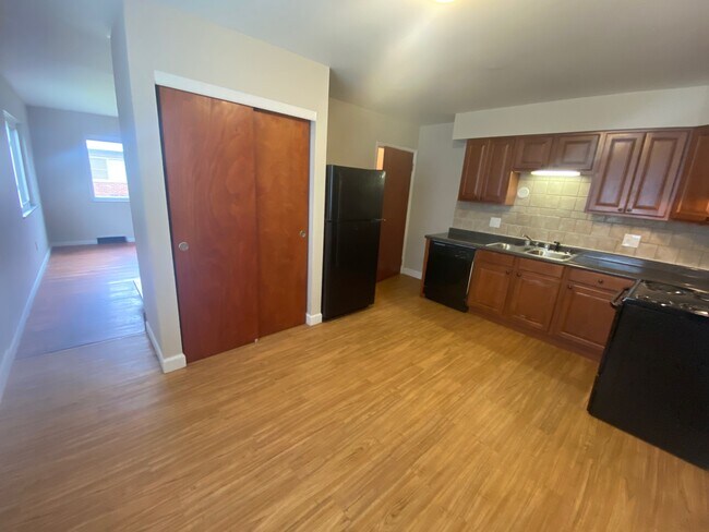 Foto del edificio - 4645 Sandy Lane Rd