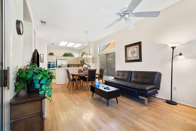 Building Photo - 37468 Westridge Ave