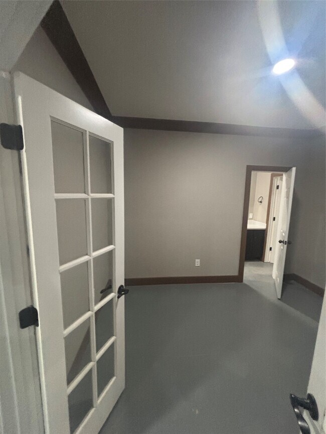 Foto del edificio - 9480 Plum Grove Rd